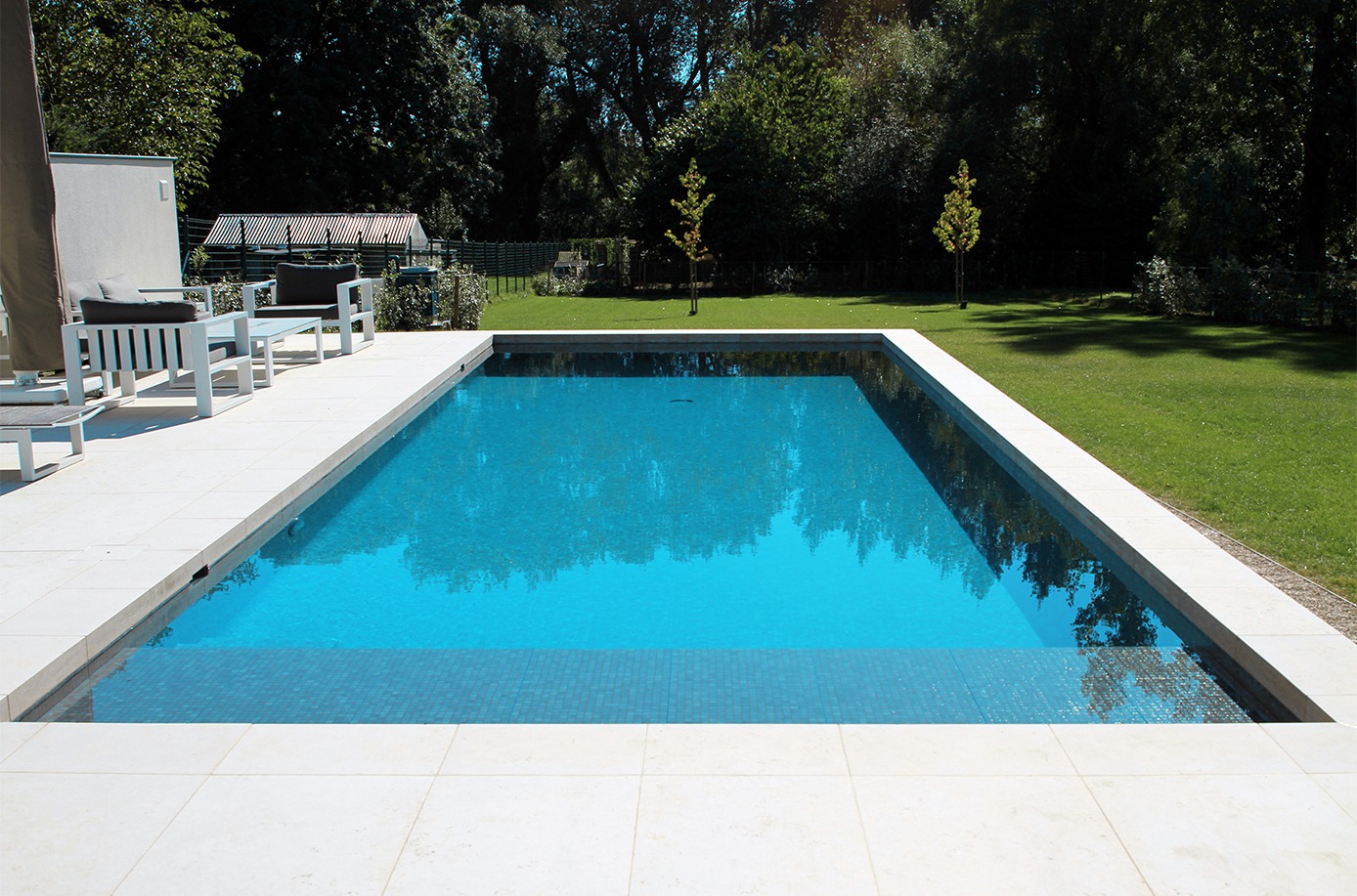 Azur Pools Aalter - betonnen zwembad - mozaïek